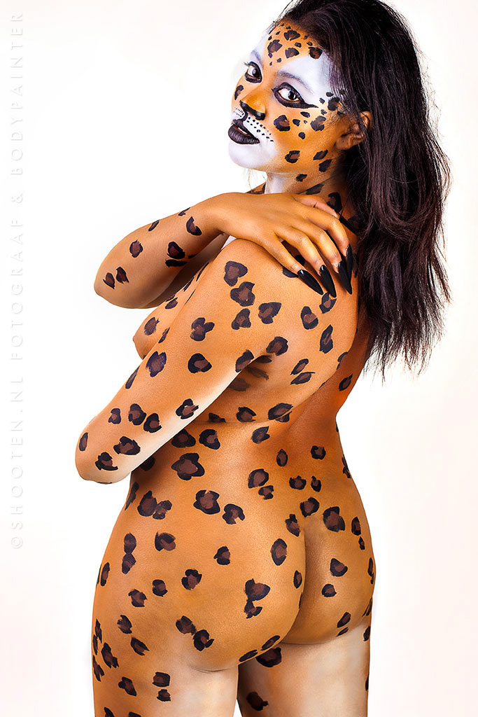 Leopard-girl-bodypainting7442